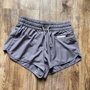 Vuori Clementine Short 2.5”